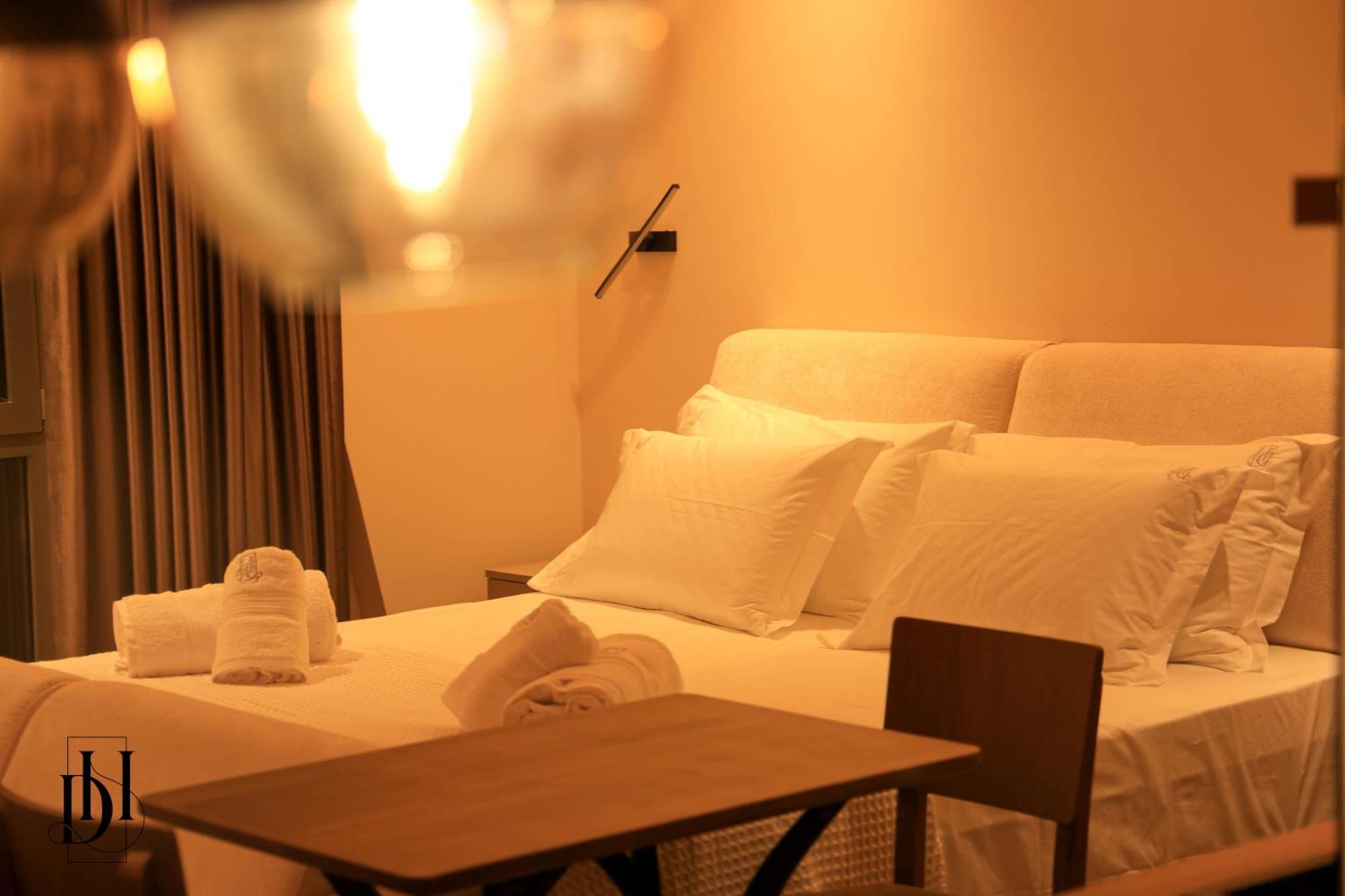 Deha Rooms & Apartments Tirana Buitenkant foto