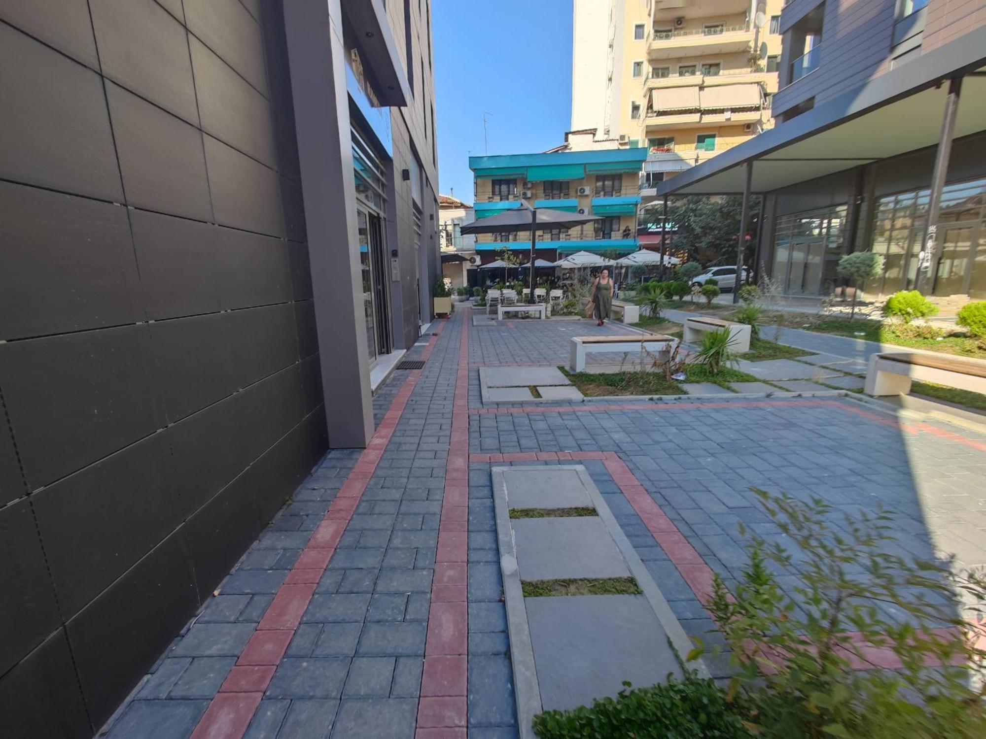 Deha Rooms & Apartments Tirana Buitenkant foto