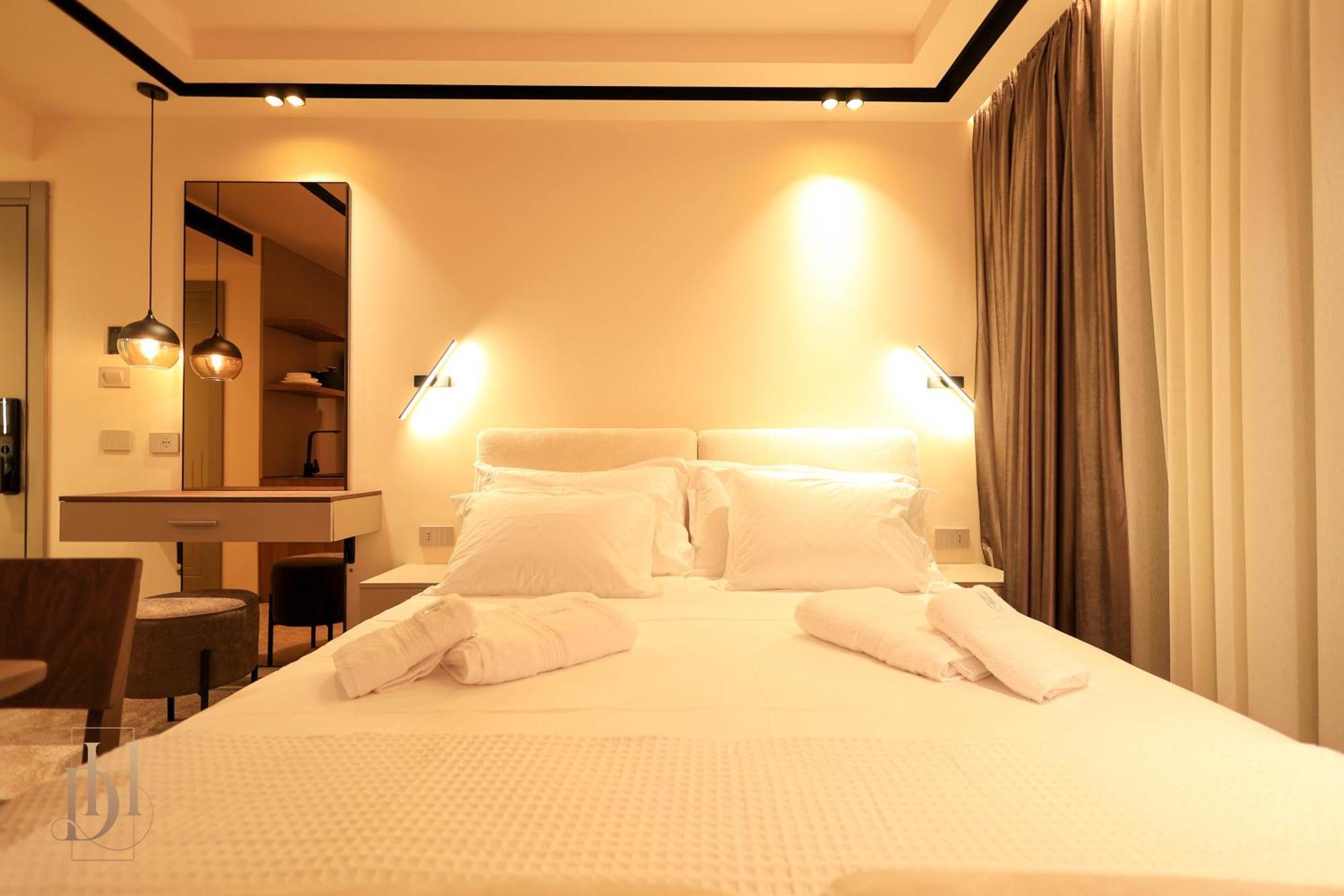 Deha Rooms & Apartments Tirana Buitenkant foto