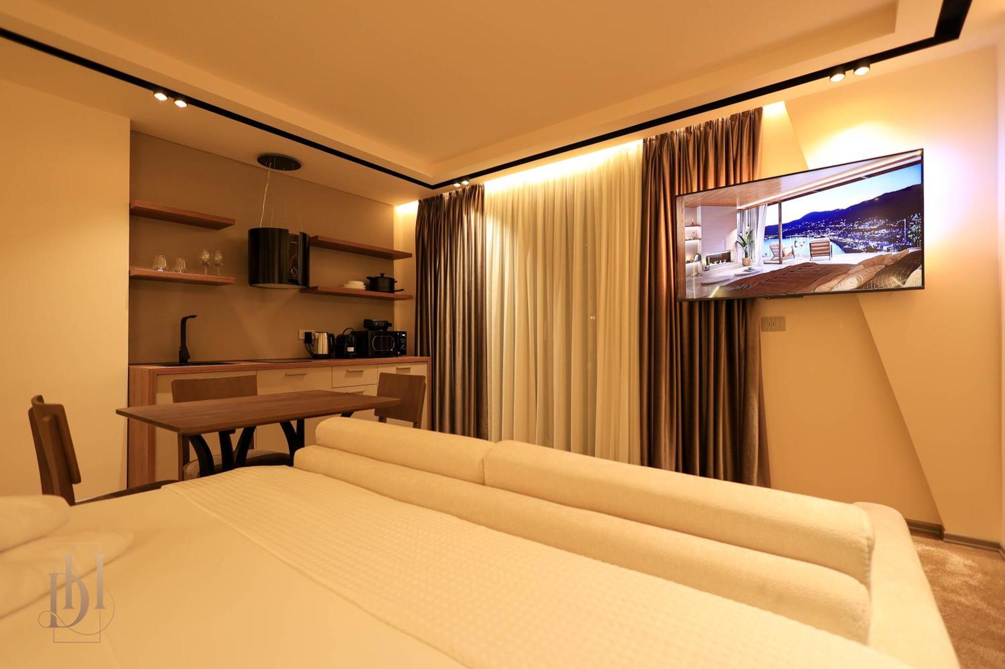 Deha Rooms & Apartments Tirana Buitenkant foto